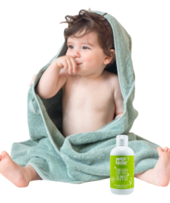 Babyverzorgingspakket - Bo Weevil babyhanddoek mineraalgroen met Petit & Jolie baby shampoo
