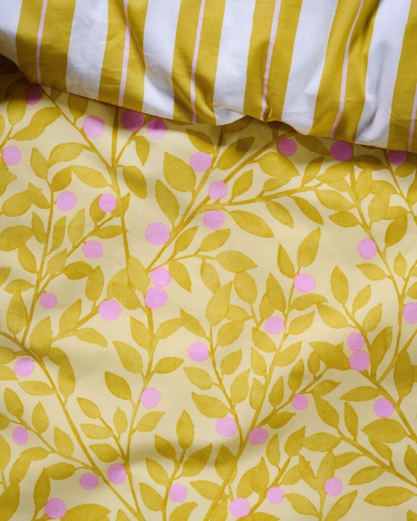 ESSENZA & CO Petite berry lemon yellow Dekbedovertrekset 200 x 220 cm - Afbeelding 3